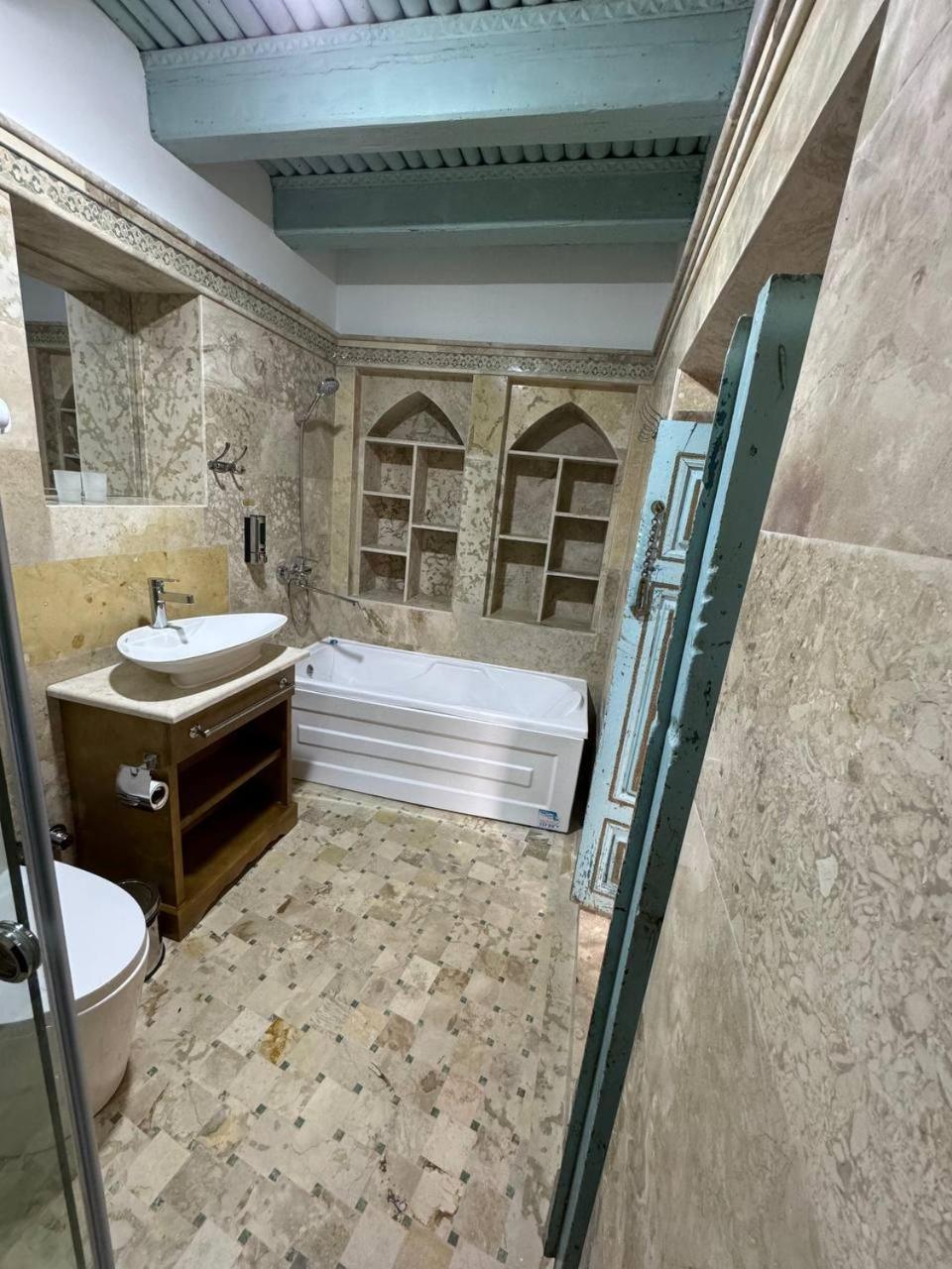Duston Boutique XIX Century Rooms 부하라 외부 사진